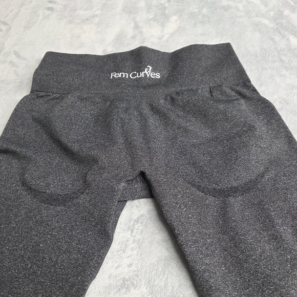 3 Pairs of Fem Curves Leggings- Sz Large - Picture 3 of 5